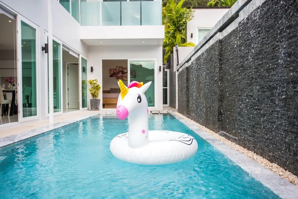 Elegant Designer 4BR Pool Villa Skylight 0*