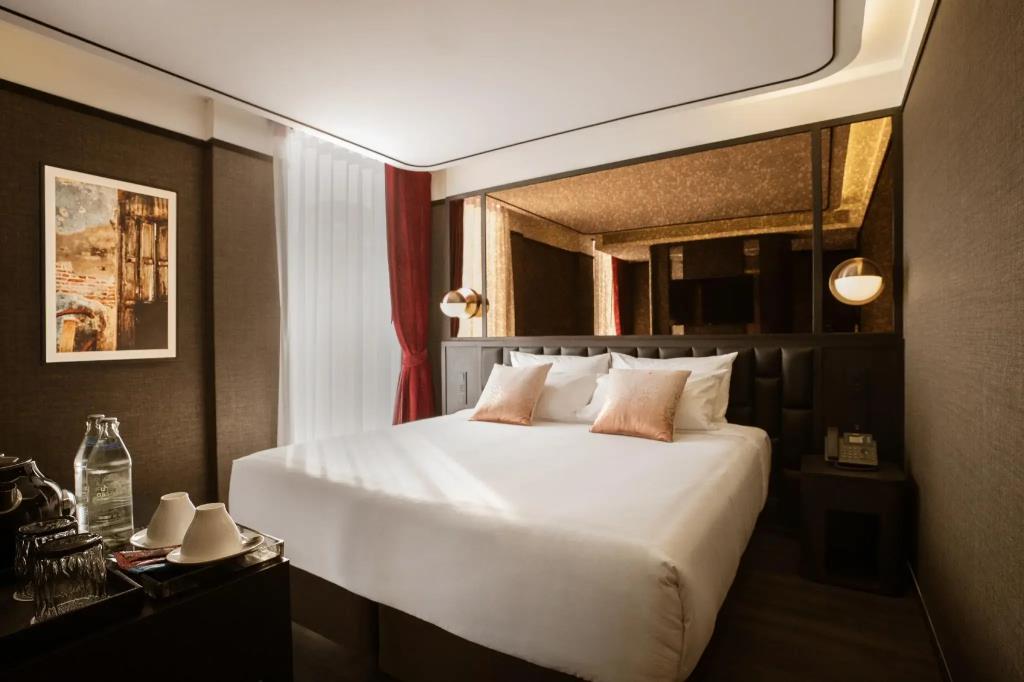 The Gravitique Hotel Khaosan 4*