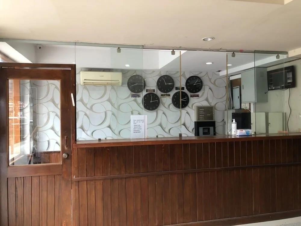 Lenny's Hotels 2*