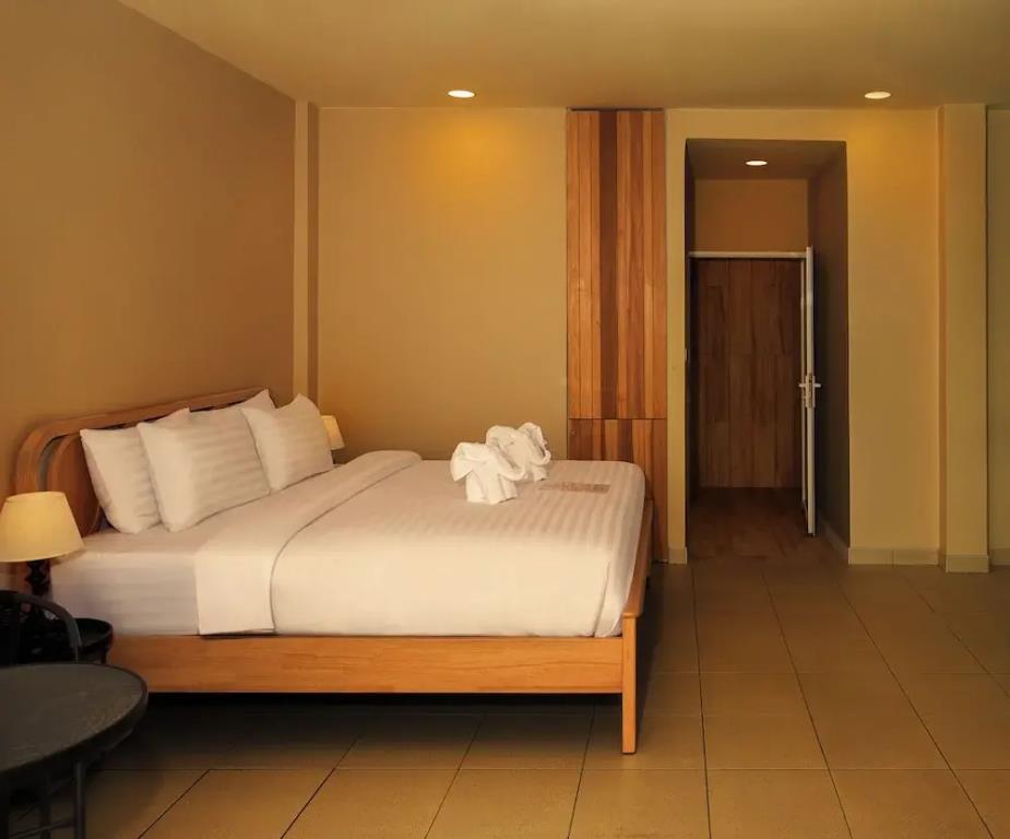 Lenny's Hotels 2*