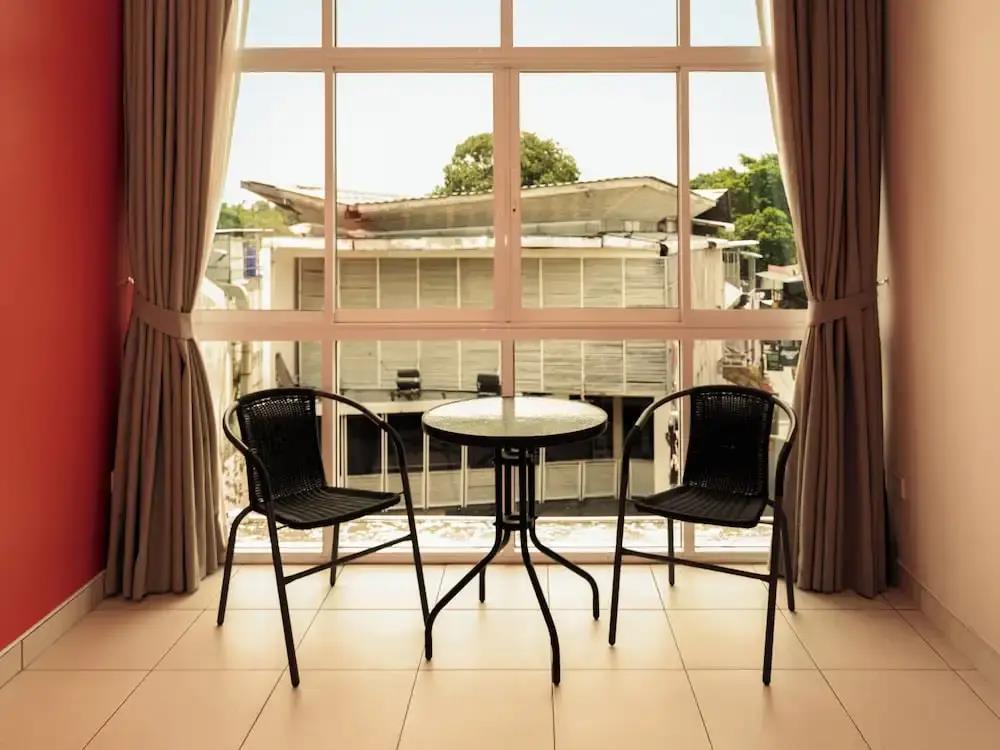 Lenny's Hotels 2*