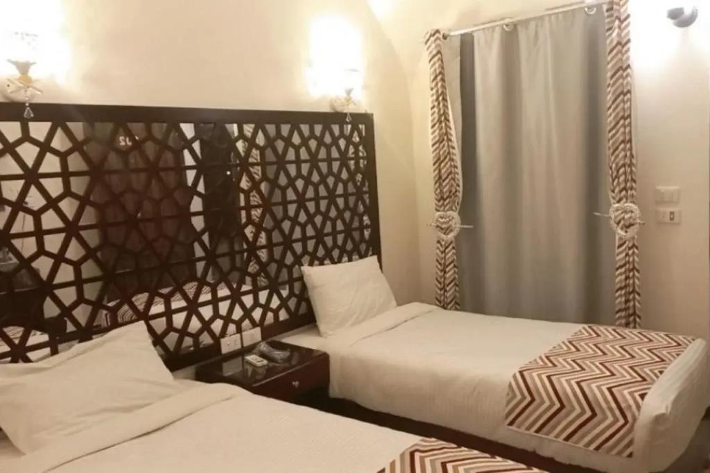 Dolphin Continental Hotel 3*