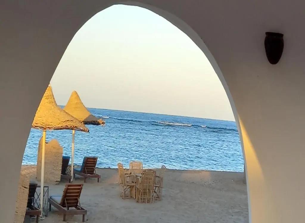 Dolphin Continental Hotel 3*