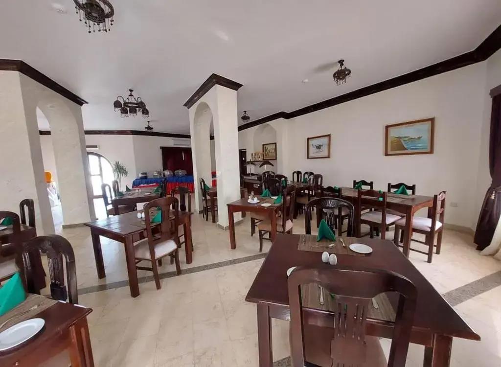 Dolphin Continental Hotel 3*