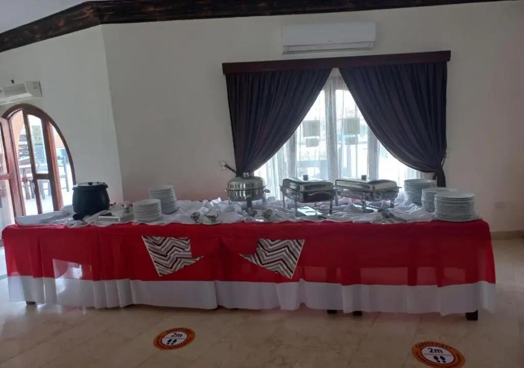 Dolphin Continental Hotel 3*
