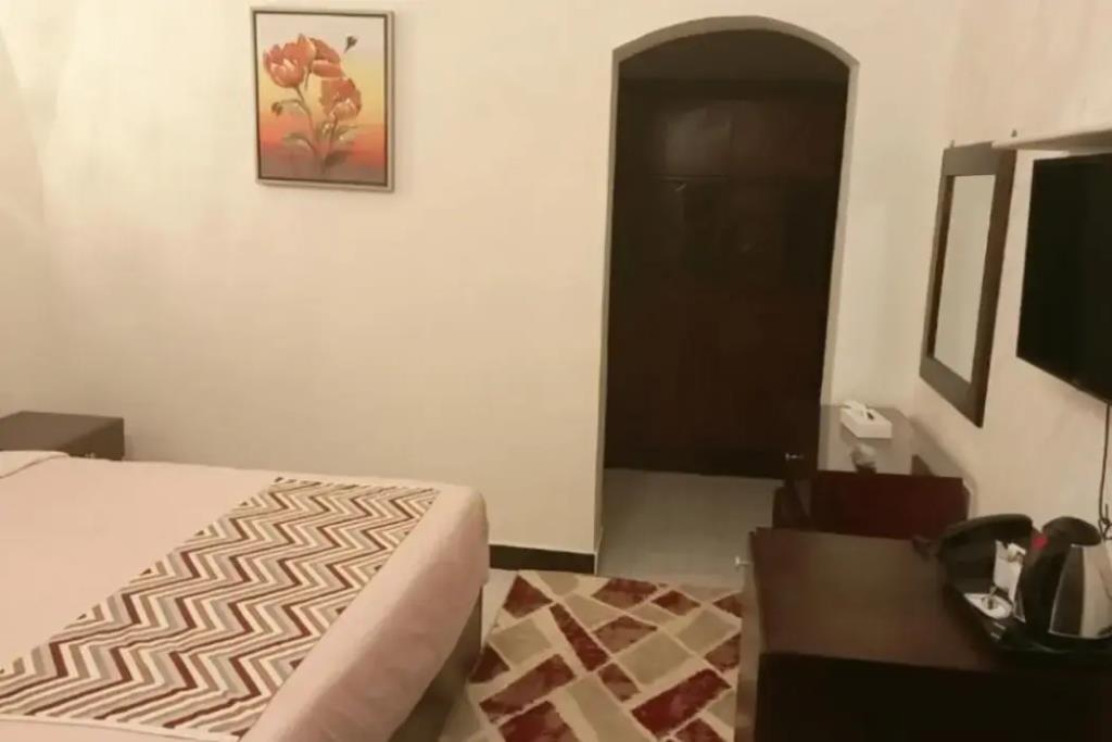 Dolphin Continental Hotel 3*