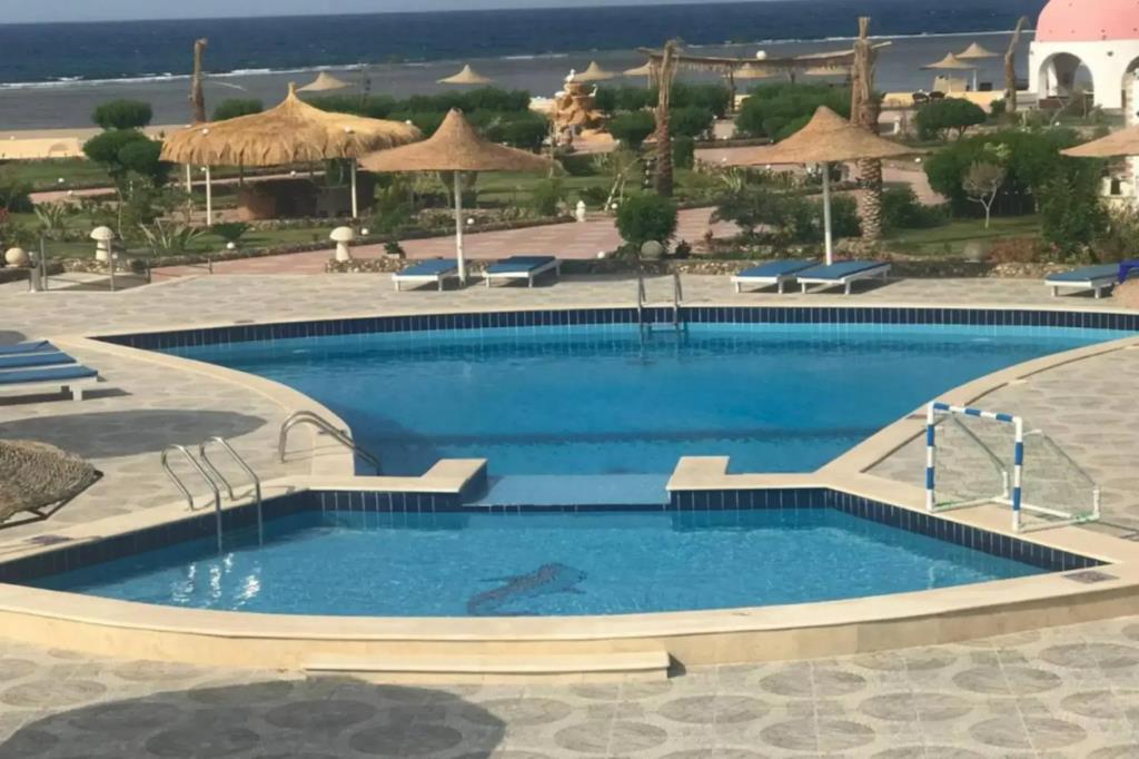 Dolphin Continental Hotel 3*