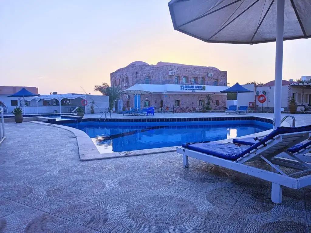 Dolphin Continental Hotel 3*