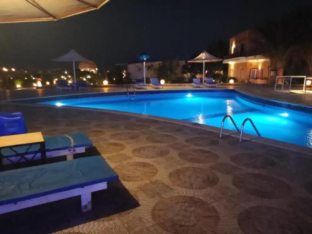 Dolphin Continental Hotel 3*