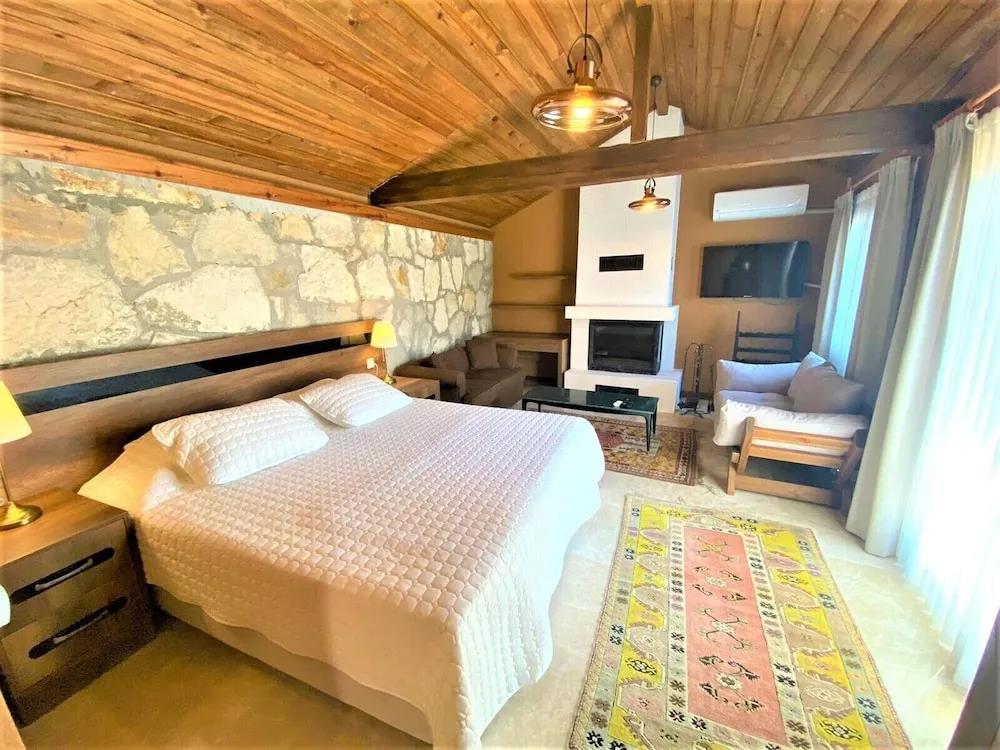 Guney Urla Suites 0*