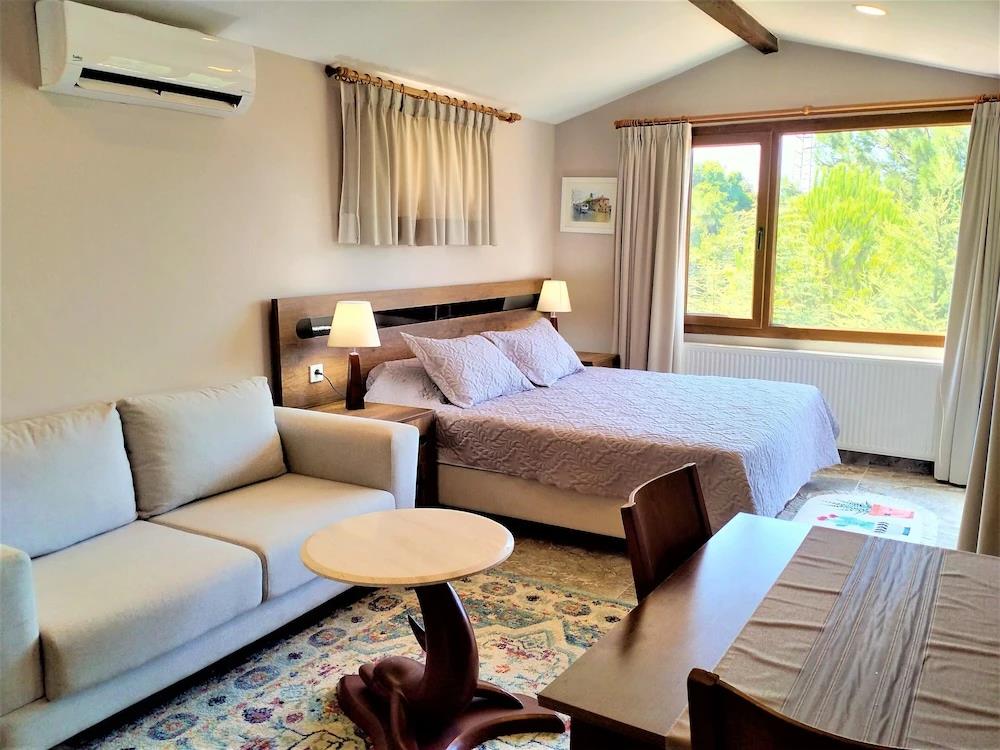 Guney Urla Suites 0*