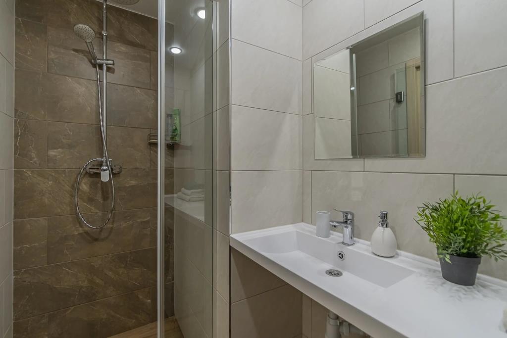 Apartment SalutApart 64 0*