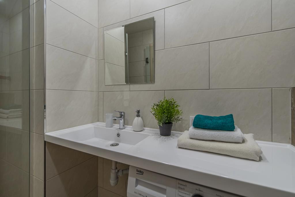 Apartment SalutApart 64 0*