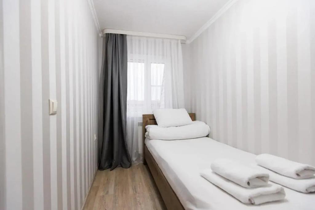 Lyuks Hotel 0*