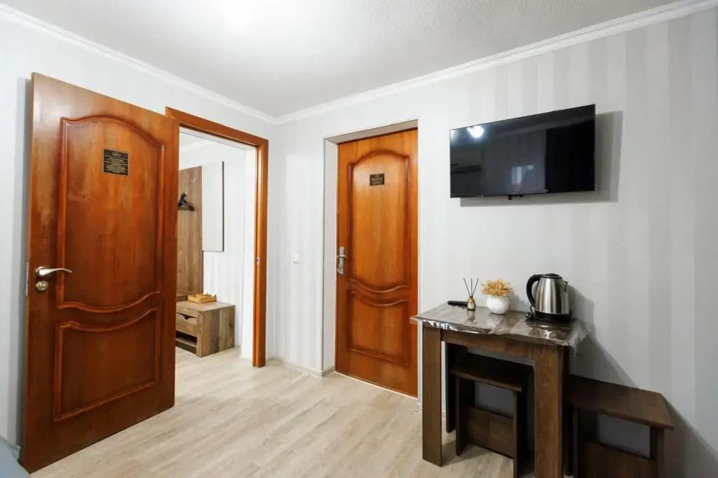 Lyuks Hotel 0*