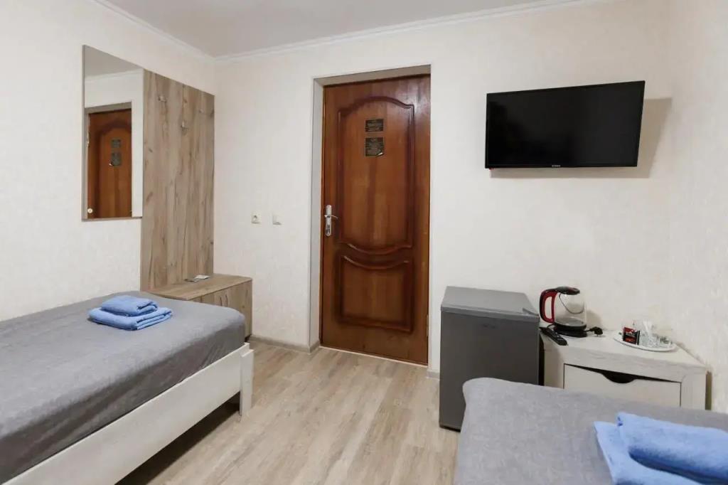 Lyuks Hotel 0*