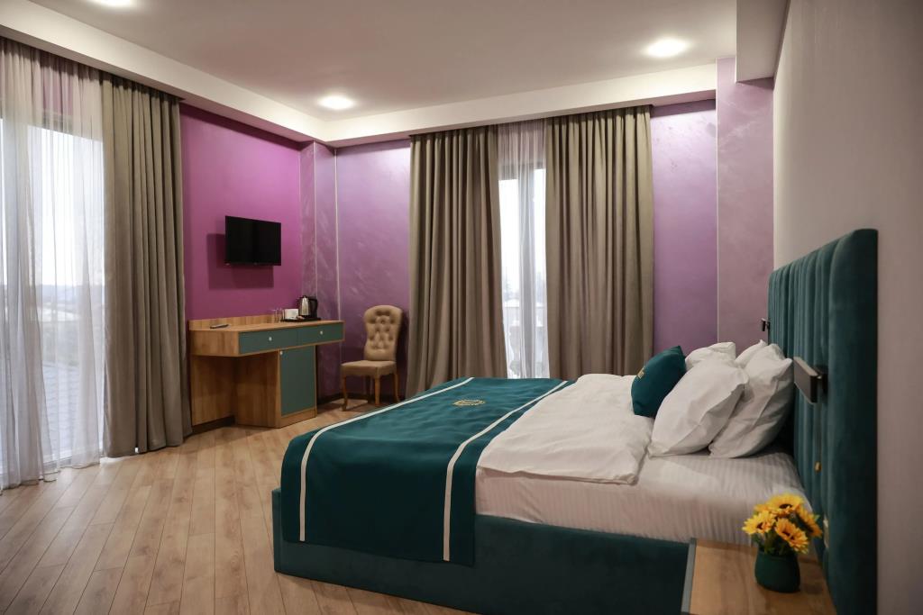 DADIANI Inn 3*