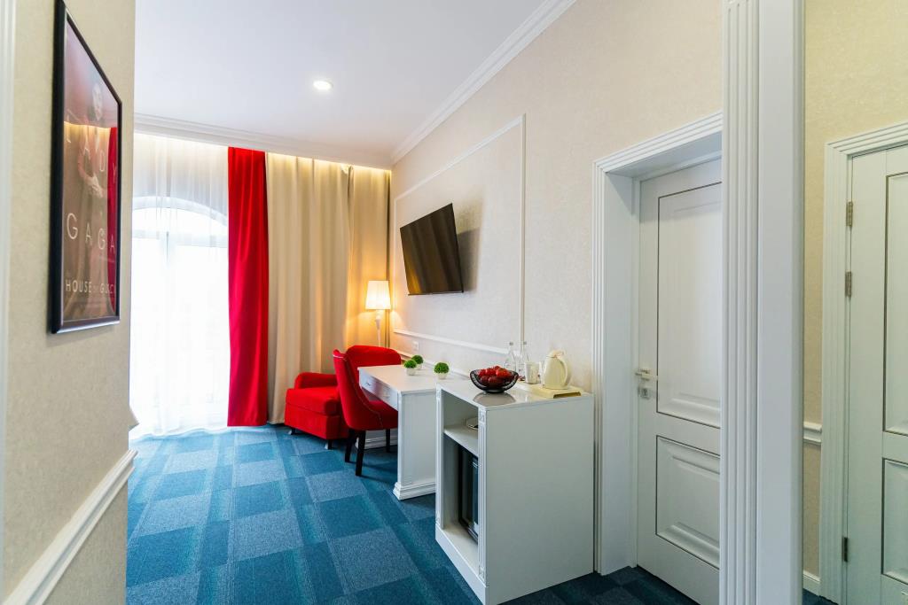 Pomido'r Hotel Boutique 4*