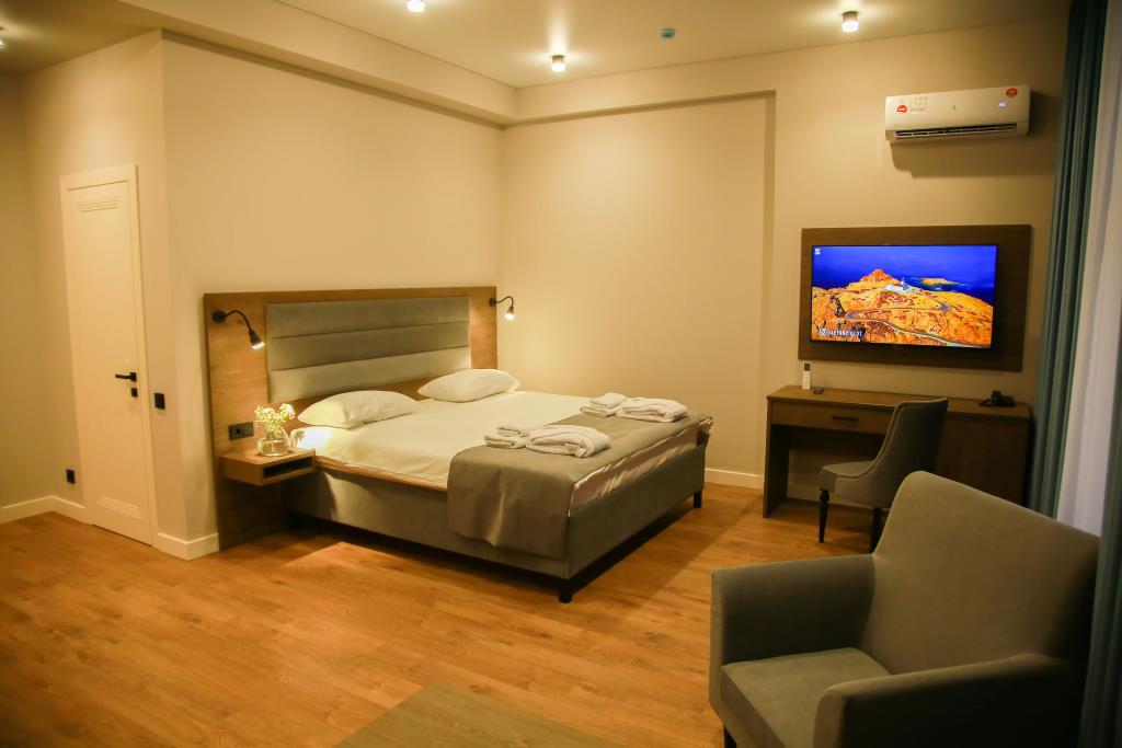 Buta Hotel 4*