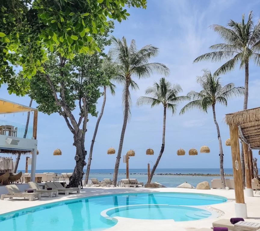 Elephant Beach Club & Resort Samui 4*