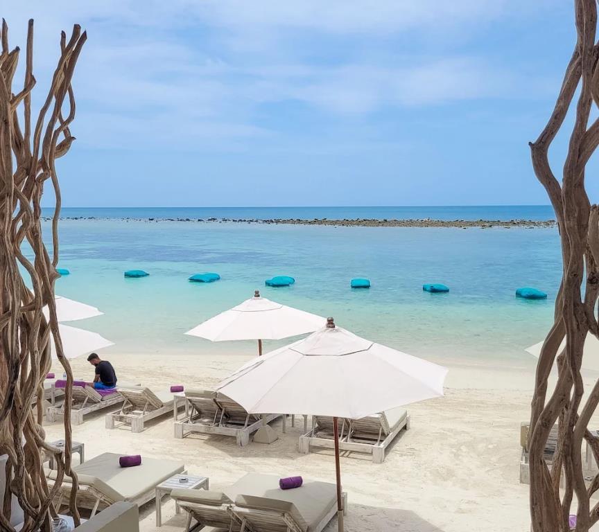 Elephant Beach Club & Resort Samui 4*