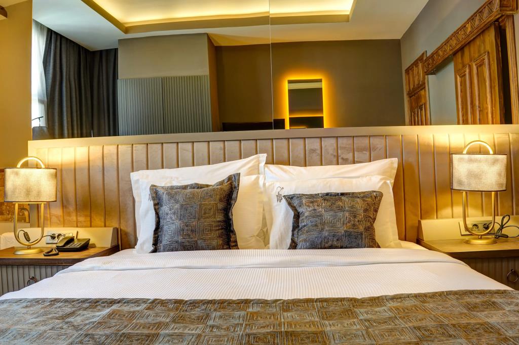 Four Mansions Hotel Boutique-hotel 0*