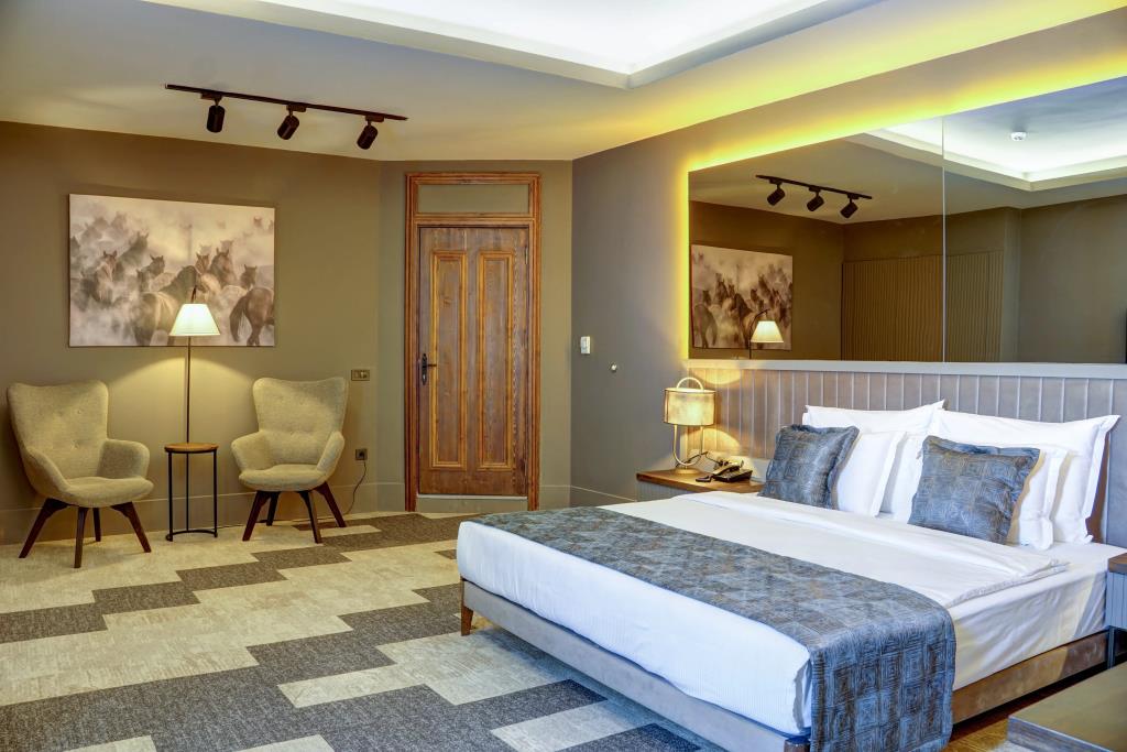 Four Mansions Hotel Boutique-hotel 0*
