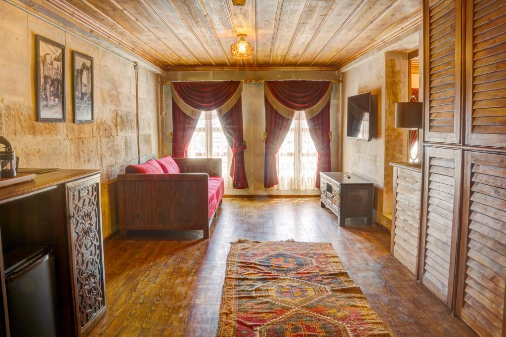 Four Mansions Hotel Boutique-hotel 0*