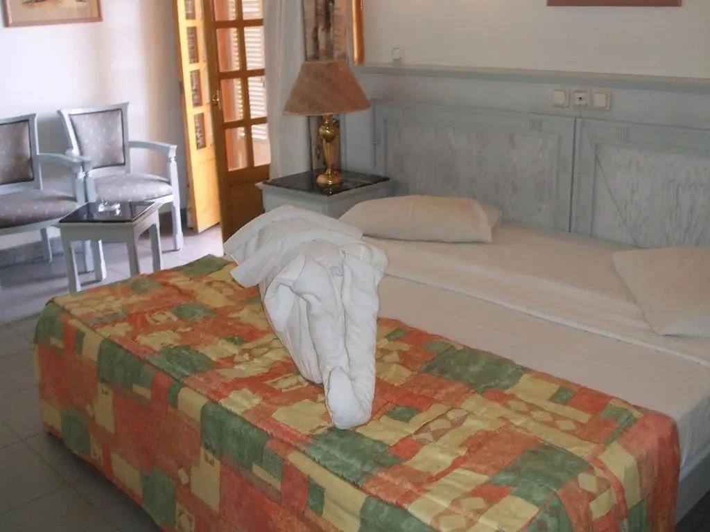 Lotus Luxor Hotel 3*