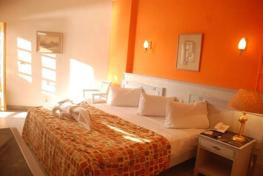 Lotus Luxor Hotel 3*