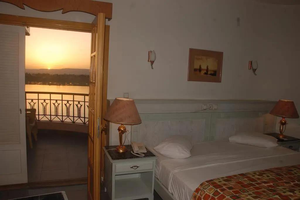 Lotus Luxor Hotel 3*