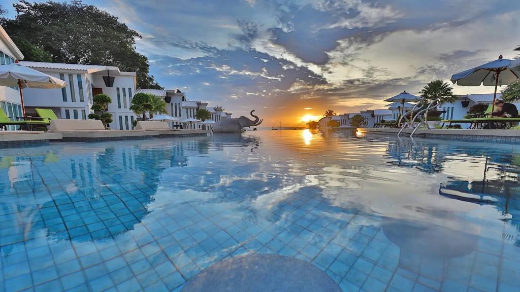Vannee Golden Sands Resort Hotel 4*