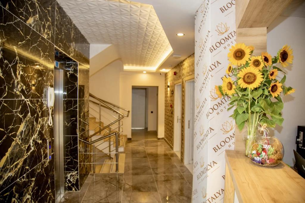 BLOOMTALYA Hotel 0*