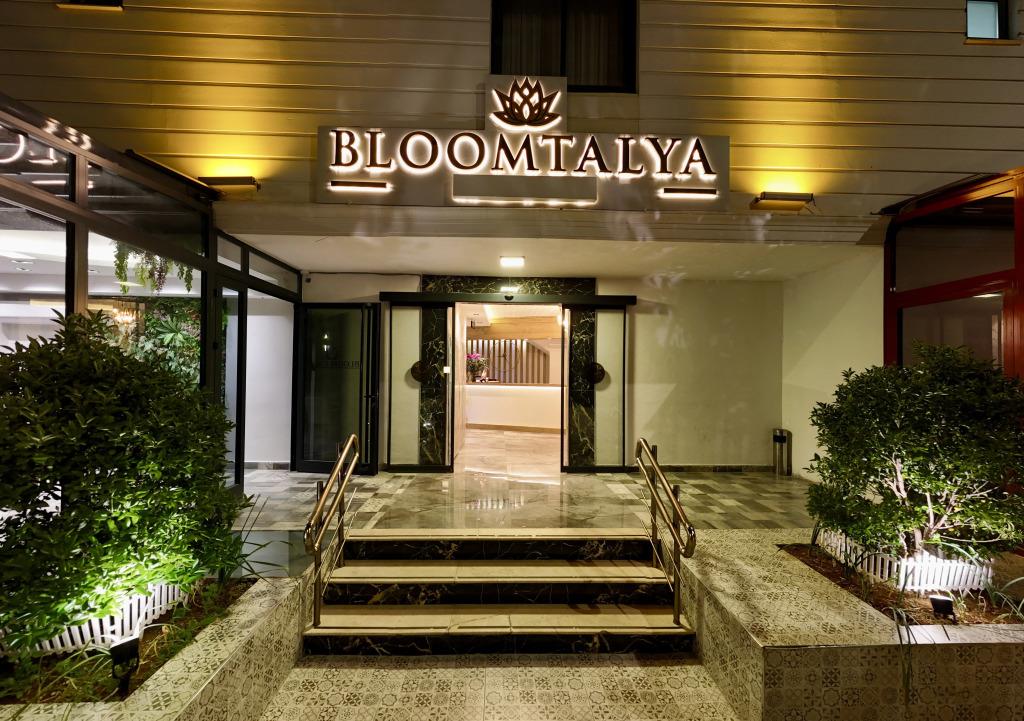 BLOOMTALYA Hotel 0*
