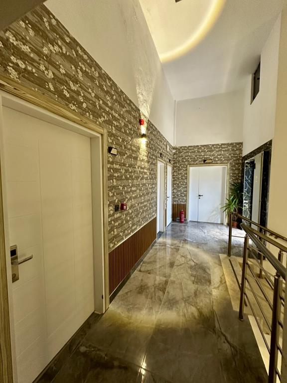 BLOOMTALYA Hotel 0*