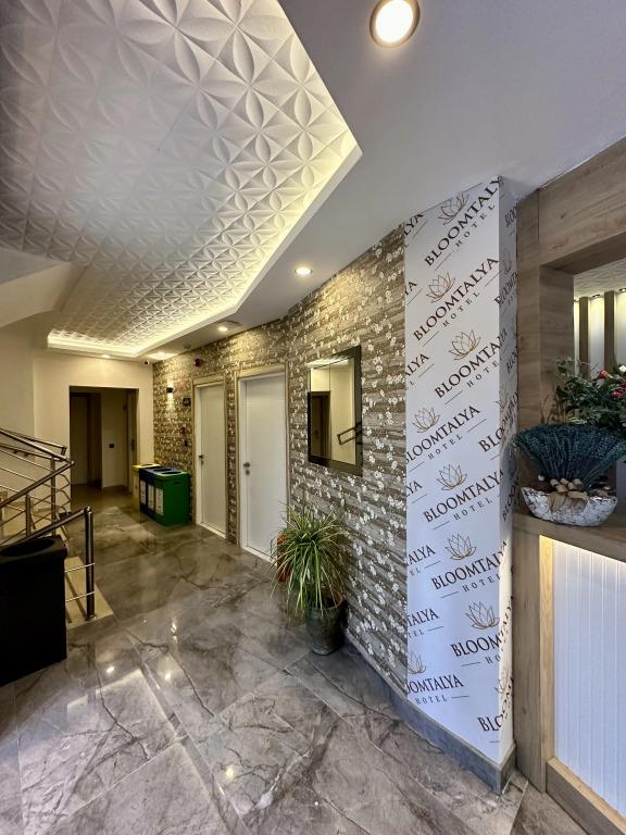 BLOOMTALYA Hotel 0*