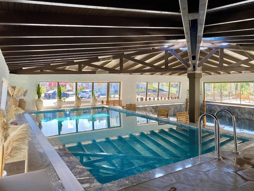 Cumbal?ca Garden Hotel 0*