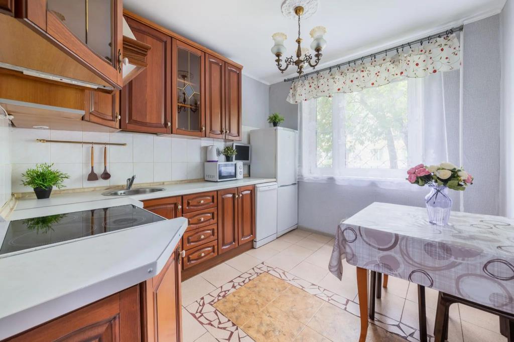Apartlux na Amundsena 0*