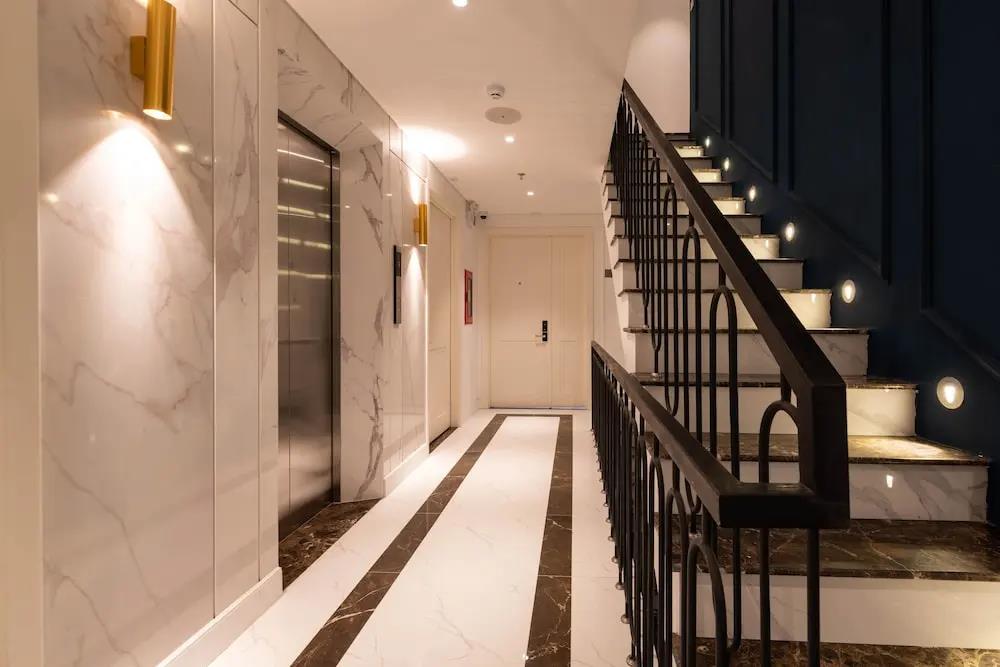 Louis Mo Apartment 0*