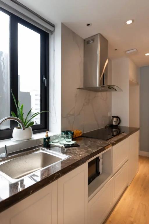 Louis Mo Apartment 0*