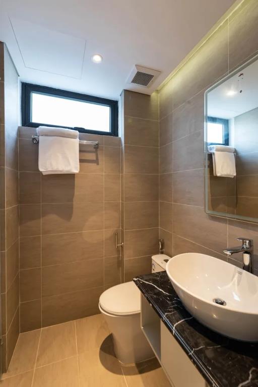Louis Mo Apartment 0*