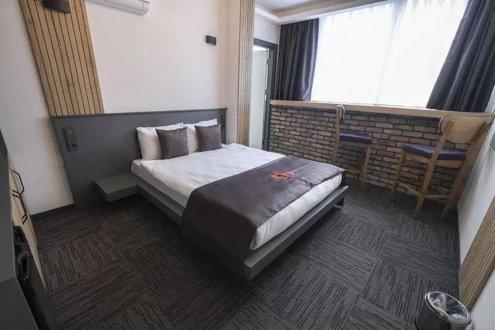 Dewy Hotel 0*