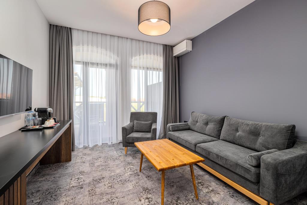 Hotel Qvevrebi 4*