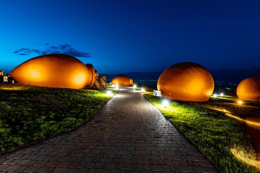 Hotel Qvevrebi 4*