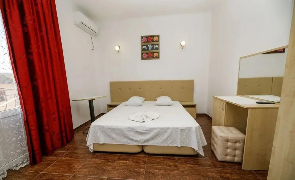 Nikoletta Hotel 0*