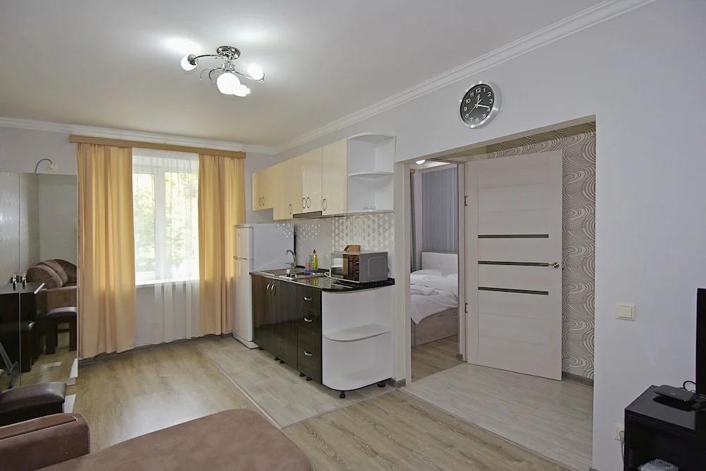Stay Inn on Lusavorich 3 0*
