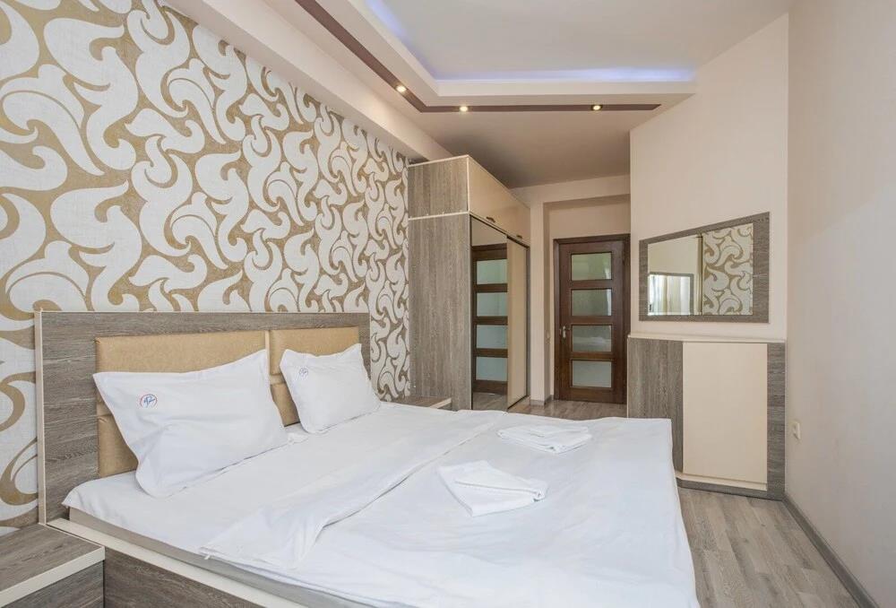 Stay Inn on 33.1 Mashtots Ave. 0*