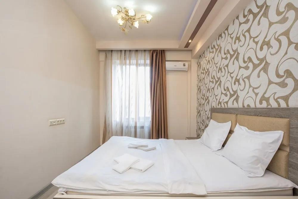 Stay Inn on 33.1 Mashtots Ave. 0*