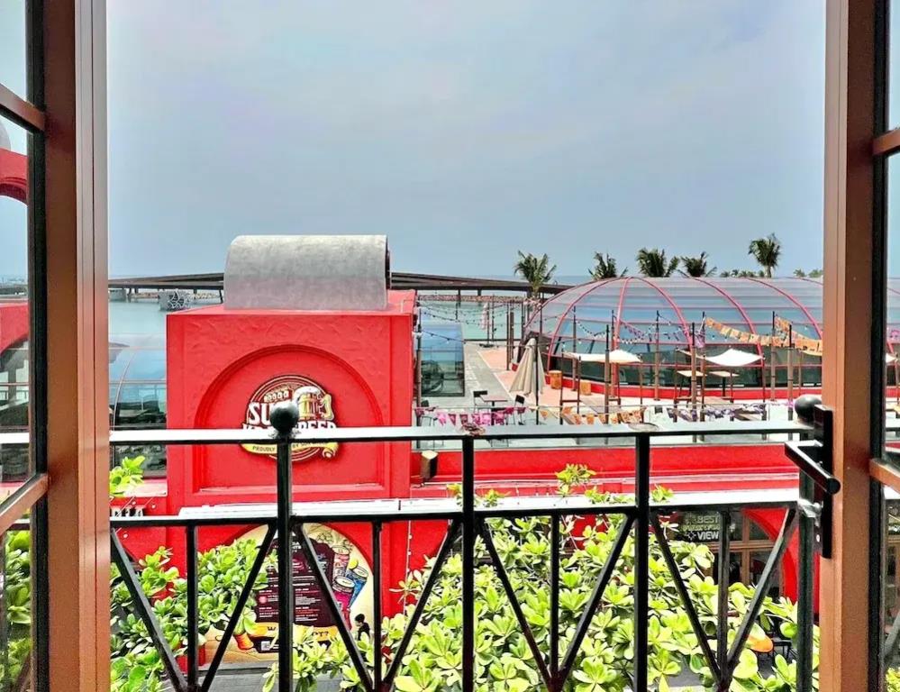 HANZ Lagoon Sunset Boutique Hotel 2*