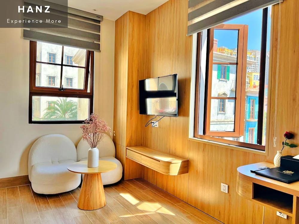 HANZ Lagoon Sunset Boutique Hotel 2*